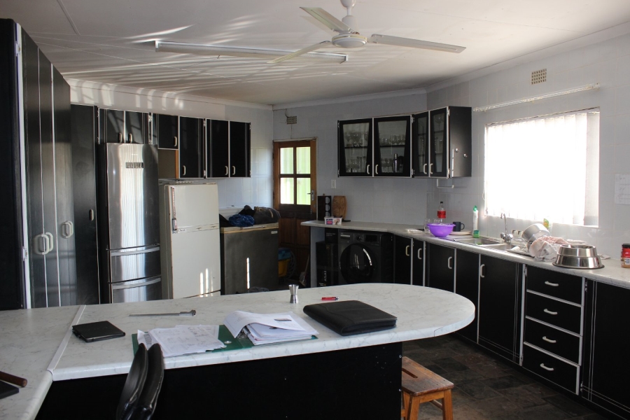 5 Bedroom Property for Sale in Deneysville Free State